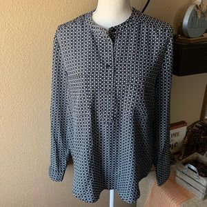 19 Cooper Woman’s Longsleeve Black & White Blouse